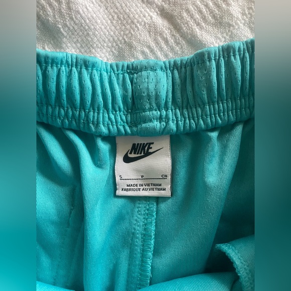 Nike Men's Teal Shorts size small - Picture 4 of 7